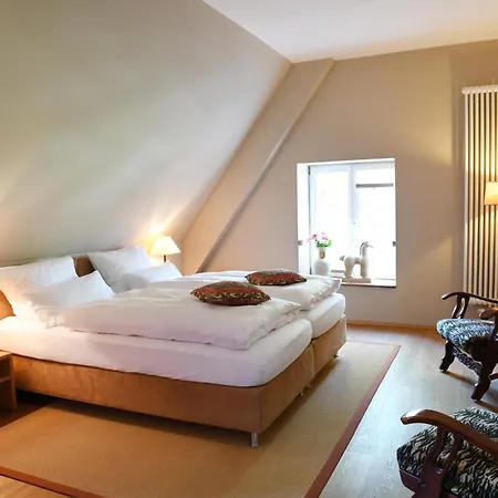 Haus Keppelborg: Zi Ferdinand Mit Rosengartenblick Apartment *