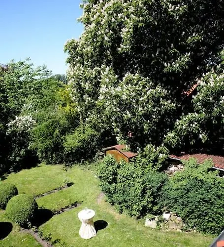 Haus Keppelborg: Zi Ferdinand Mit Rosengartenblick