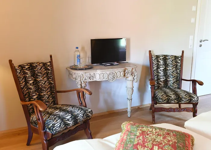 Haus Keppelborg: Zi Ferdinand Mit Rosengartenblick * Heek