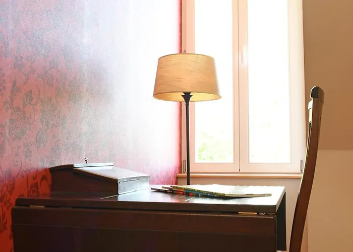 Haus Keppelborg: Zi Ferdinand Mit Rosengartenblick