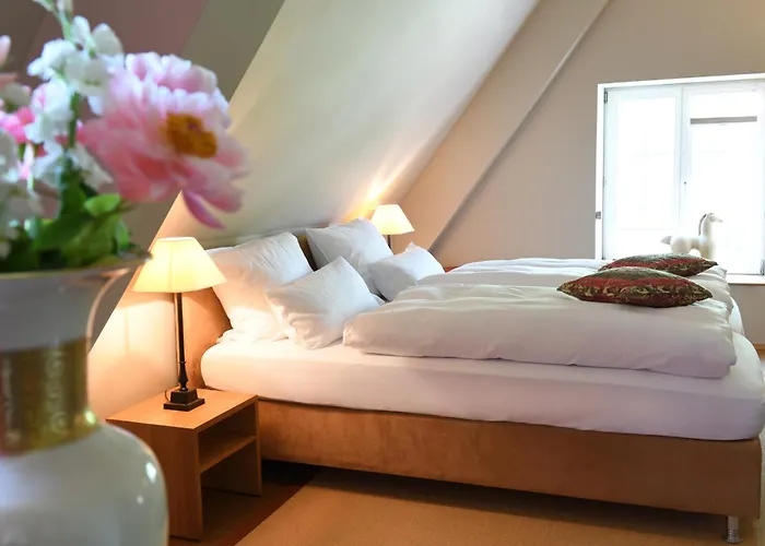 Haus Keppelborg: Zi Ferdinand Mit Rosengartenblick Lejlighed